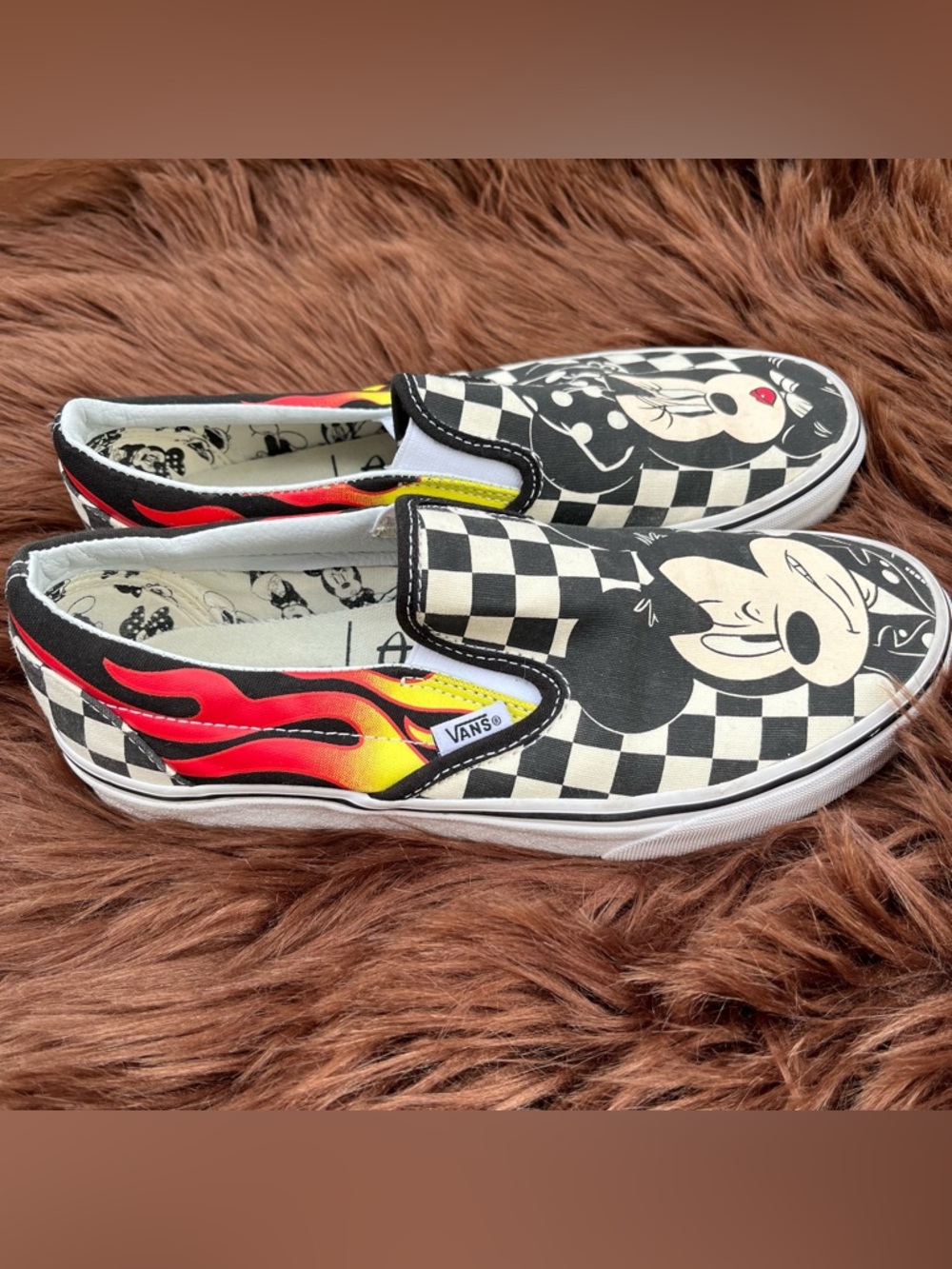Disney x Vans Mickey and Minnie Canvas Sneakers - Picture 7 of 14